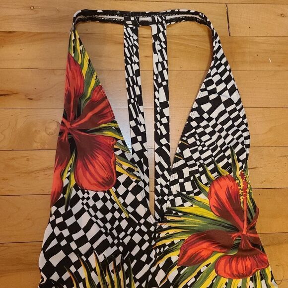 Out from Under One Piece Swimsuit Size Medium - Picture 3 of 10